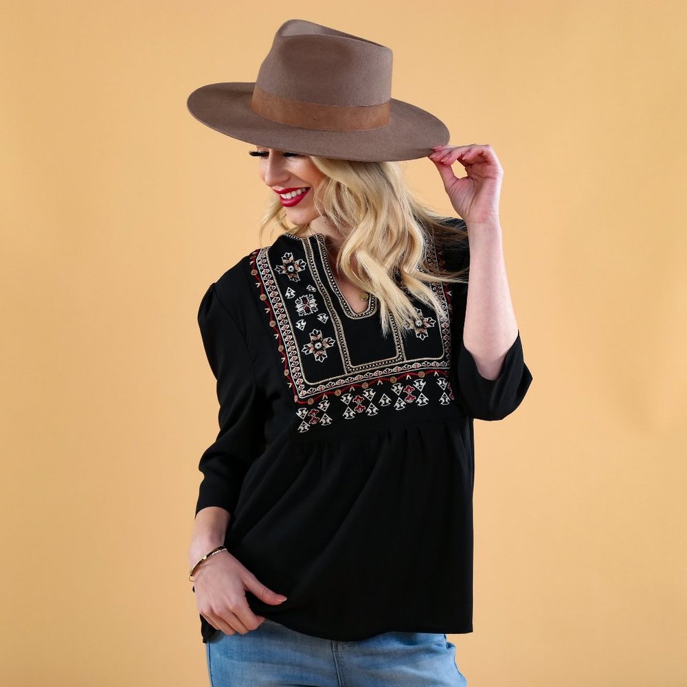 Women's Embroidered V-neck 3/4 Sleeve Blouse